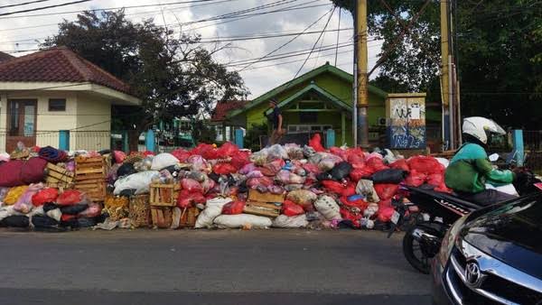 Mengapa Penanganan Sampah Harus Dimulai dari Kebijakan Daerah?